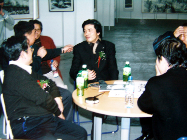汪为胜在冰雪画派二届展展厅现场