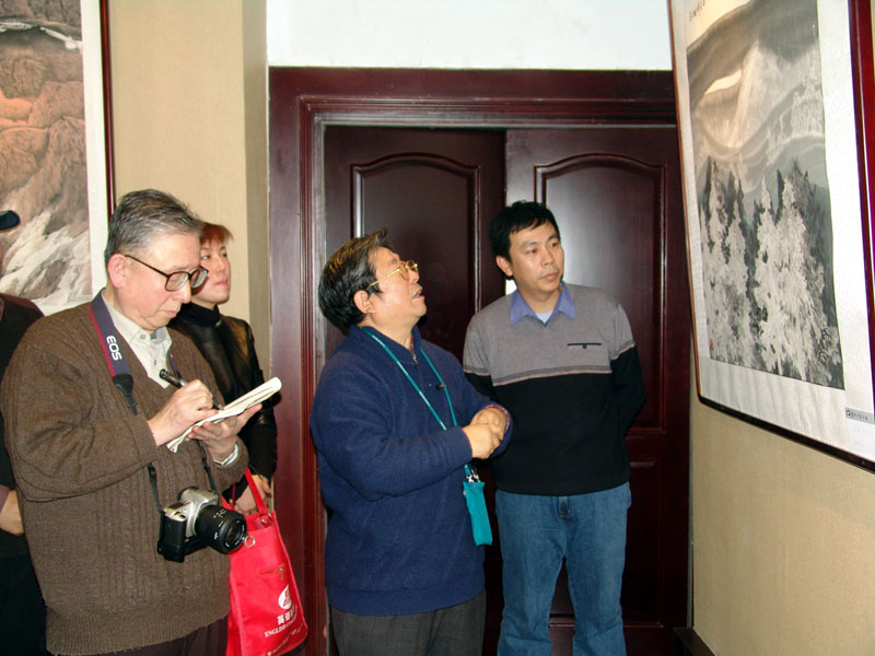 于志学在冰雪画派三届展为王维华点评