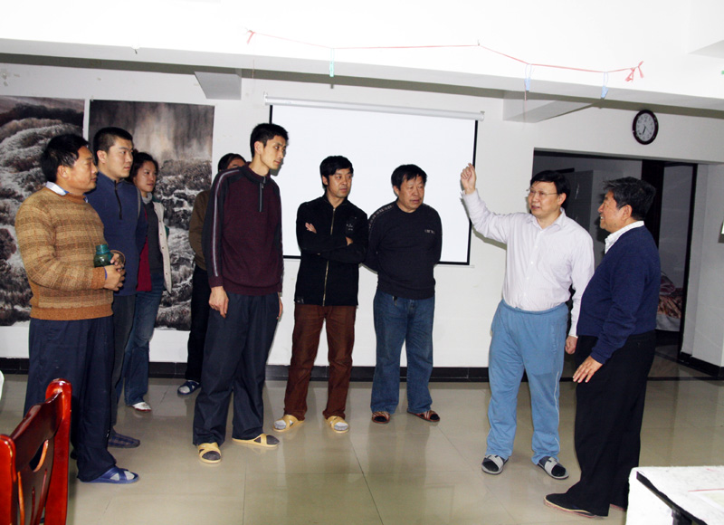北京大学徐寒教授为于志学冰雪画工作室讲课