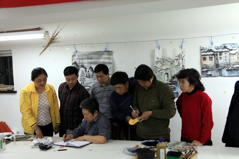 2011年3月导师于志学在北京延庆冰雪画派创作基地为学员讲构图