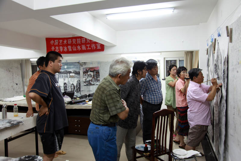 2011年5月导师于志学在北京延庆冰雪画派创作基地指导别业创作
