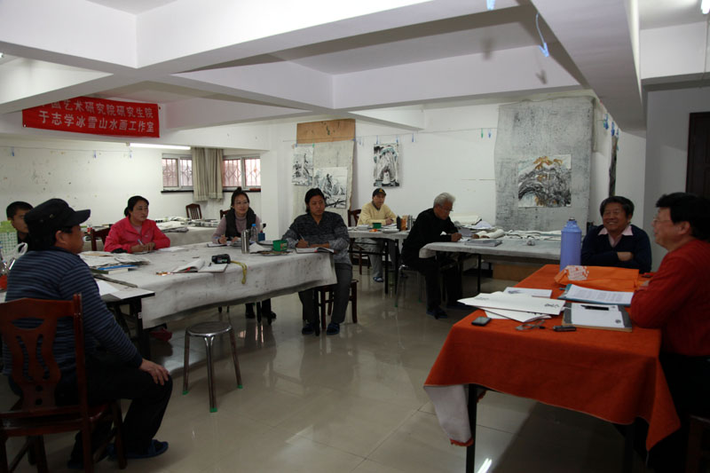 北京大学徐寒教授为中国人民大学2010级于志学冰雪画工作室讲课