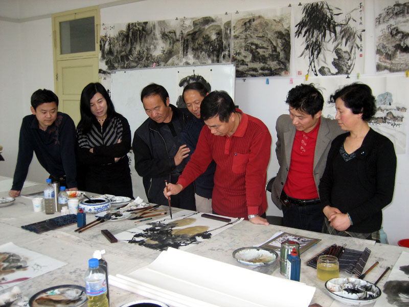 王维华老师在中国艺术研究院研究生院冰雪画工作室授课