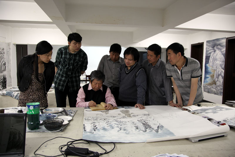 于老师在延庆指导毕业创作