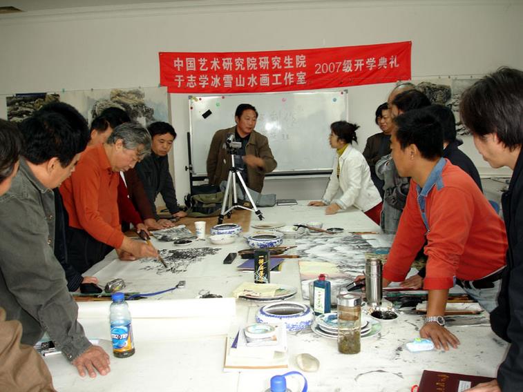 中国艺术研究院中国美术创作院张复兴老师在课堂示范教学