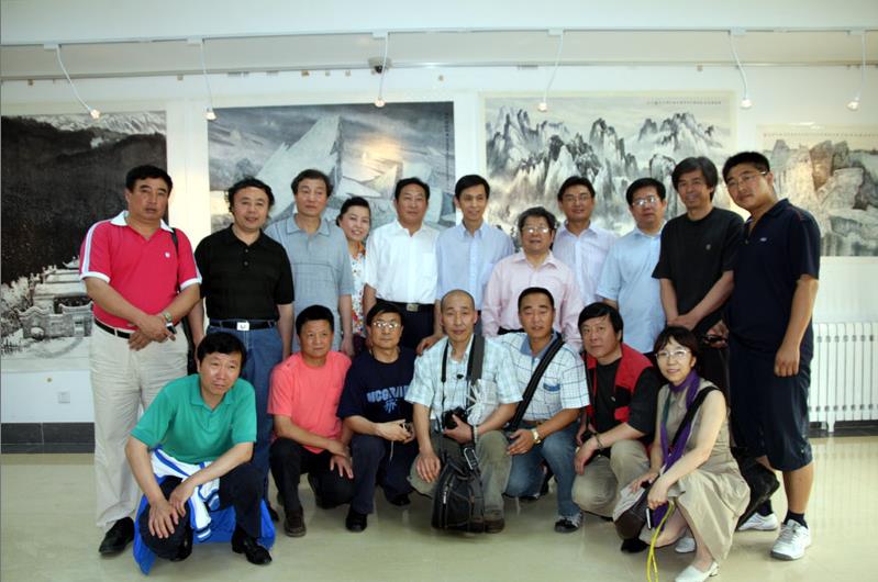2008年6月中国艺术研究院研究生院于志学冰雪画工作室在毕业展上