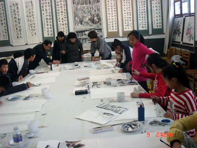 王文举老师在逊克中学讲解冰雪画